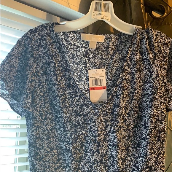 New Dress 👗 - Picture 3 of 5